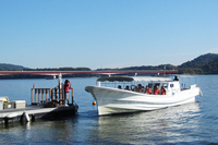 ผ่อนคลายกับการชมทะเลสาบฮามานาโกะอันสวยงามด้วยเรือนำเที่ยวจาก Service Area