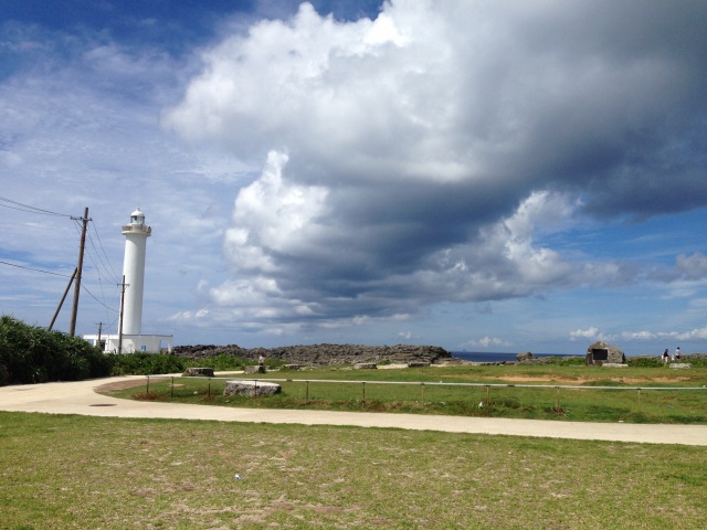 残波岬の灯台からは絶景が望めるのです 残波岬の灯台からは絶景が望めるのです