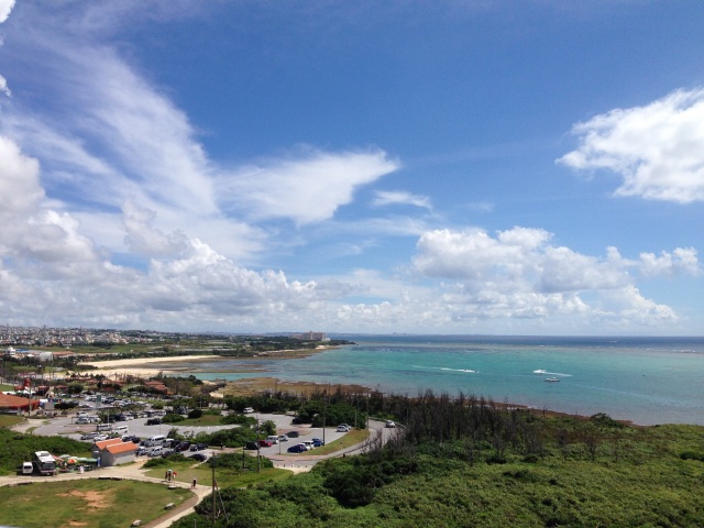 残波岬の灯台からは絶景が望めるのです 残波岬の灯台からは絶景が望めるのです
