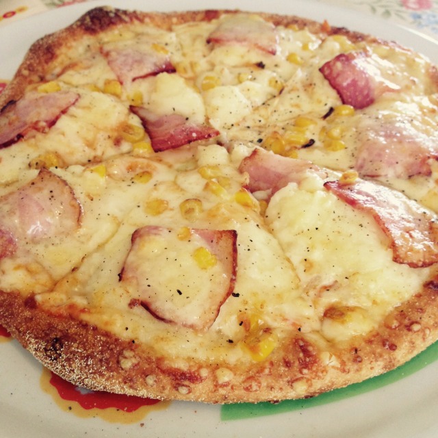 沖縄・中部で焼きたてのピザ食べるなら、Kozys Pizzaへレッツゴー! 沖縄・中部で焼きたてのピザ食べるなら、Kozys Pizzaへレッツゴー!