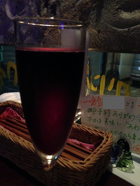 那覇でみつけた!泡を飲み、チーズフォンデュを食べ、幸せな時間を過ごせるお店、あわ家。 那覇でみつけた!泡を飲み、チーズフォンデュを食べ、幸せな時間を過ごせるお店、あわ家。
