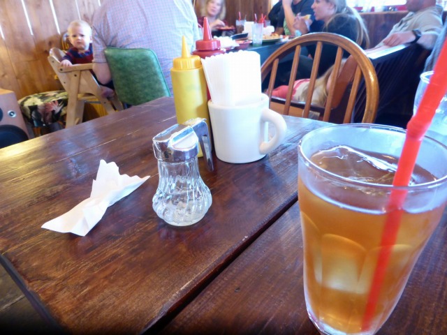 北谷 ≪ ゴーディーズ GORDIE’S ≫ アメリカ人に混ざってハンバーガー食べてきました 北谷 ≪ ゴーディーズ GORDIE’S ≫ アメリカ人に混ざってハンバーガー食べてきました
