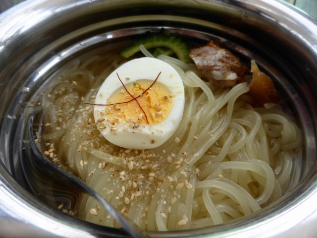 うるま市 《いっぷく屋》 高台から海を眺めつつ冷麺食べてきた うるま市 《いっぷく屋》 高台から海を眺めつつ冷麺食べてきた