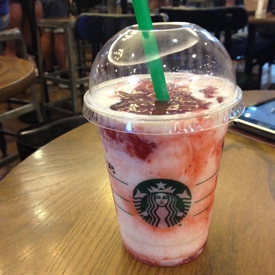 Strawberry Fruit Jelly Yogurt Frappuccino® วางจำหน่ายแล้ววันนี้ที่ Starbucks