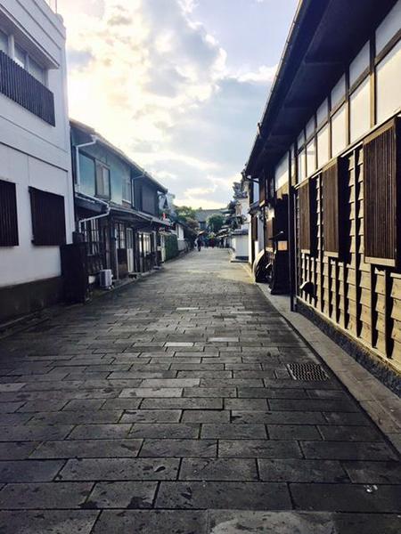 เดินเล่นชมเมืองในบรรยากาศญี่ปุ่นแบบโบราณที่เมืองอุซุมากิ จังหวัดโออิตะ