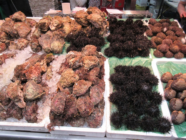 อร่อยเหาะพร้อมทาน! ร้านขายปลานิชิคาวะ แห่งตลาดคุโระมง อร่อยเหาะพร้อมทาน! ร้านขายปลานิชิคาวะ แห่งตลาดคุโระมง