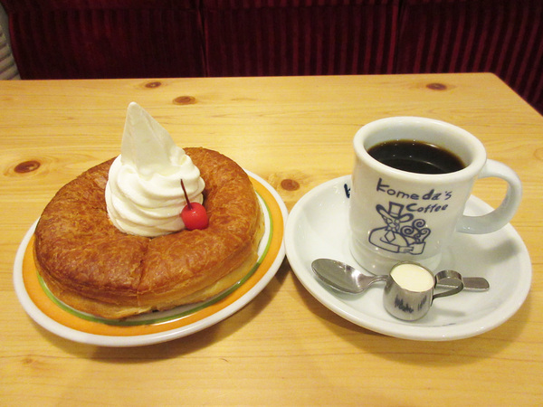 Shiro-Noir ของหวานแสนอร่อย เมนูขึ้นชื่อของร้าน Komedas Coffee Shiro-Noir ของหวานแสนอร่อย เมนูขึ้นชื่อของร้าน Komedas Coffee