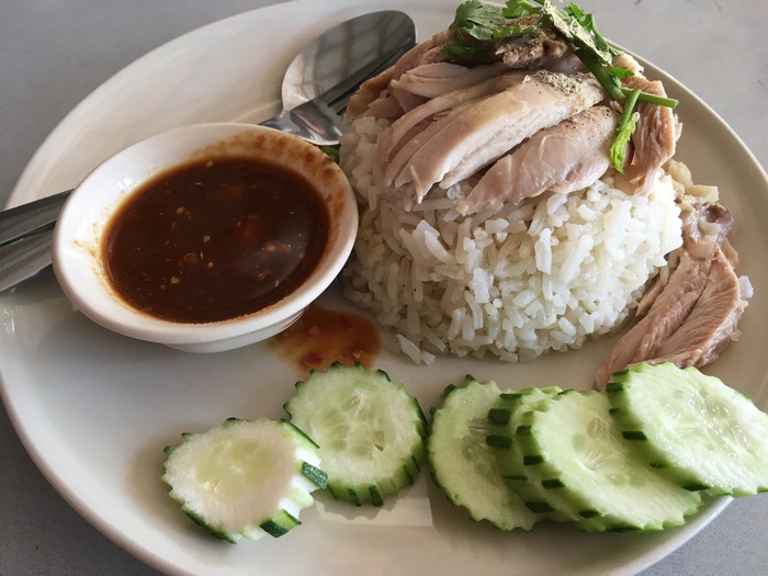 【タイで一番おいしいカオマンガイの店】行くのは困難だけど、タイで一番おいしいカオマンガイの店だ思います。(のりせんチョイス)1年半ぶりに食べました。 【タイで一番おいしいカオマンガイの店】行くのは困難だけど、タイで一番おいしいカオマンガイの店だ思います。(のりせんチョイス)1年半ぶりに食べました。