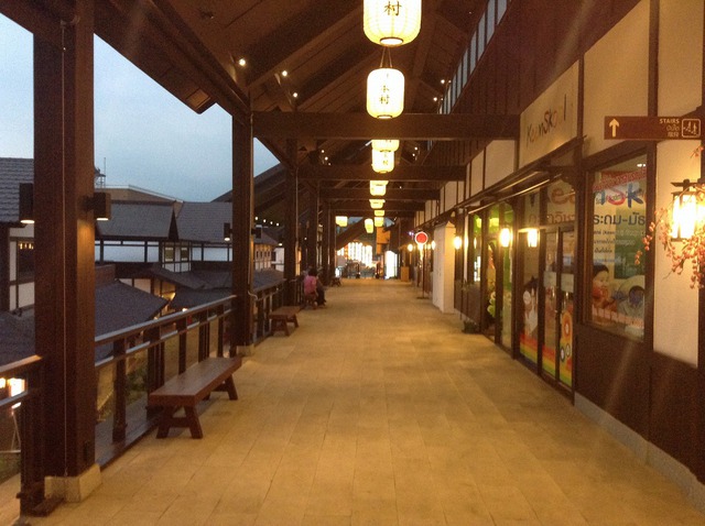 タイ東部の港町シーラチャのJ-PARKへ行ってきました! タイ東部の港町シーラチャのJ-PARKへ行ってきました!