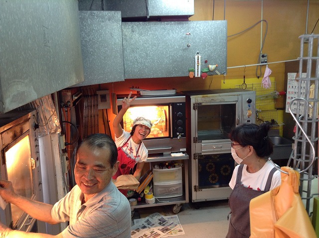 沖縄県浦添市にあるブエノチキンに、じつは初めて行ってきました! 沖縄県浦添市にあるブエノチキンに、じつは初めて行ってきました!