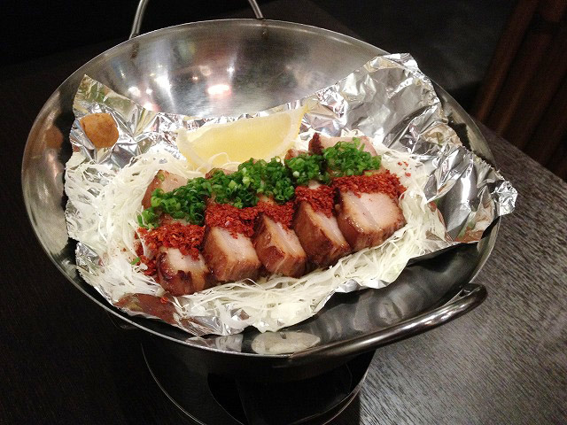 深夜3時まで!コラーゲンたっぷり激旨スープ「まる玉ラーメン」