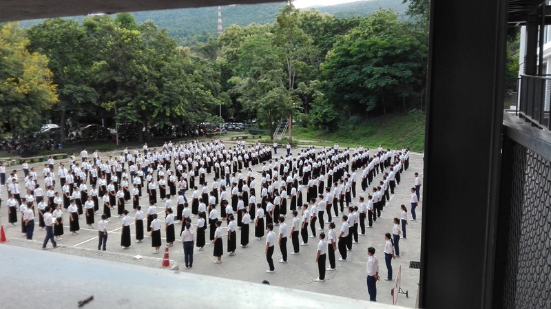 タイの大学の謎の儀式〜まるで避難訓練！？びっくりチェンマイ大学〜